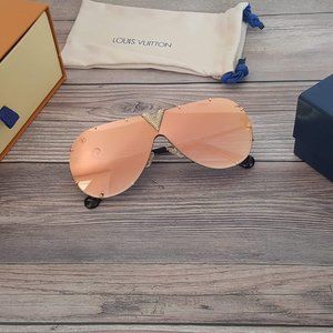 New! Louis Vuitton Drive Strass Sunglasses Pink